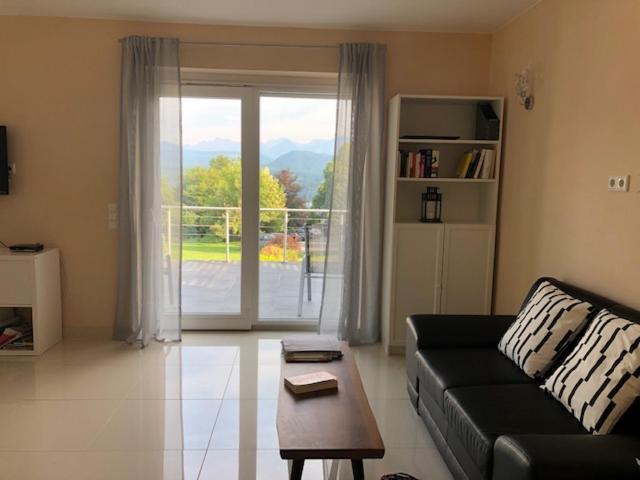 Velden View Ferienwohnung Mit Grosser Sonnenterrasse Und See- Und Karawankenblick فيلدين ام ورثرسي المظهر الخارجي الصورة