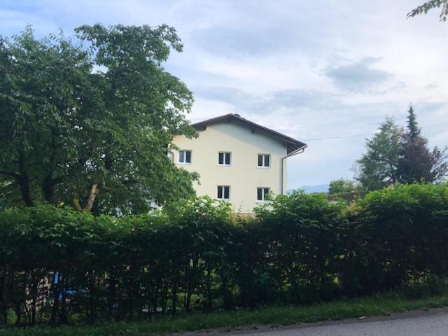 Velden View Ferienwohnung Mit Grosser Sonnenterrasse Und See- Und Karawankenblick فيلدين ام ورثرسي المظهر الخارجي الصورة