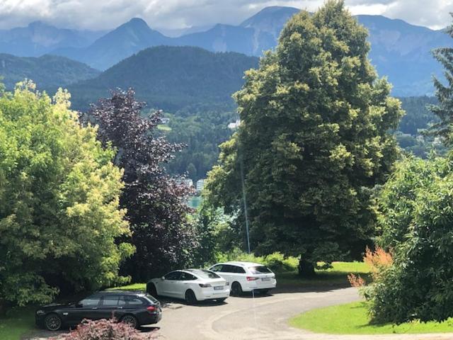 Velden View Ferienwohnung Mit Grosser Sonnenterrasse Und See- Und Karawankenblick فيلدين ام ورثرسي المظهر الخارجي الصورة